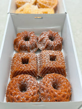 Load image into Gallery viewer, Mini Bundt Cakes – Assorted Flavours