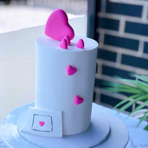 Valentine Themed Cakes - Love topper