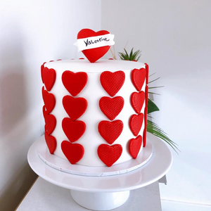 Love themed: Love emoji Cake