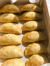Load image into Gallery viewer, Nigerian Meat Pies