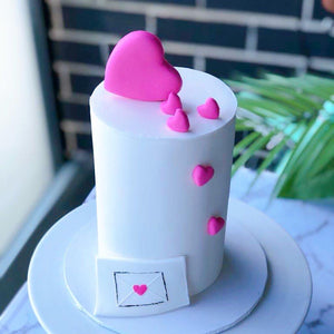 Valentine Themed Cakes - Love topper